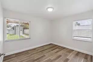 210 E Palm St, Davenport, FL 33837 - Photo 9