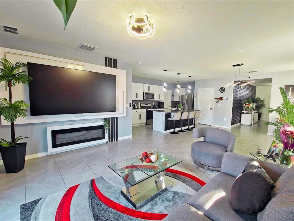 1292 Cascades Ave - 1292 Cascades Ave, Davenport, FL 33837 Luxury Property | Jose Angel Pina