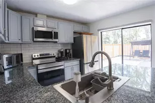 5349 Bamboo Ct, Orlando, FL 32811 - Photo 9