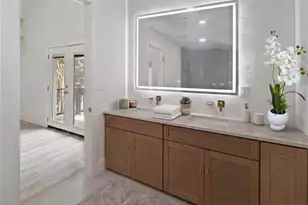 3232 W Oakellar Ave, Tampa, FL 33611 - Photo 25