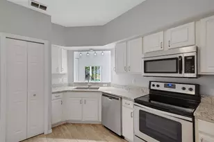 313 Eagle Ridge Dr, Davenport, FL 33837 - Photo 13