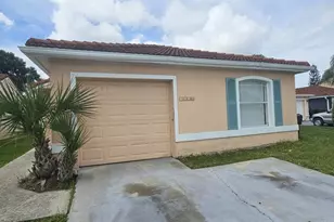 2338 Cordova Ct, Kissimmee, FL 34743 - Photo 3
