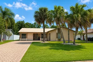 708 Duffer Ln, Kissimmee, FL 34759 - Photo 1