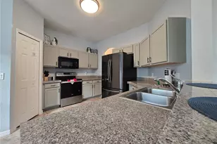 930 Oxford Dr, Davenport, FL 33897 - Photo 11