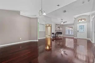 25335 Mardon Cir, Paisley, FL 32767 - Photo 13