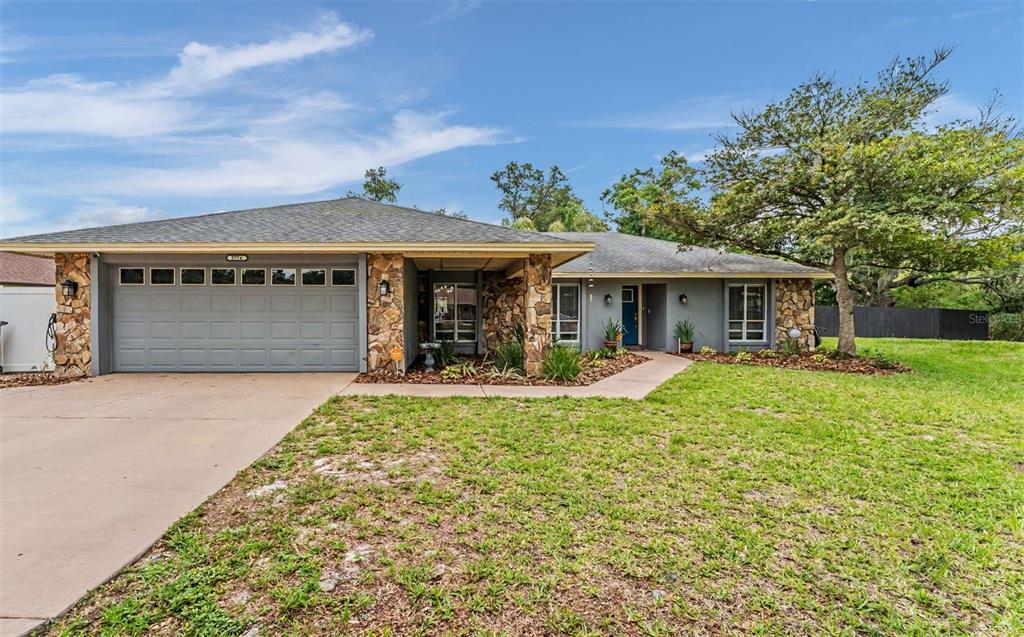 5776 Deer Flag Dr - 5776 Deer Flag Dr, Lakeland, FL 33811 Luxury Property | Jose Angel Pina