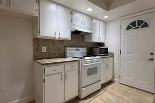 10508 Linger Ln, Orlando, FL 32821 - Photo 17