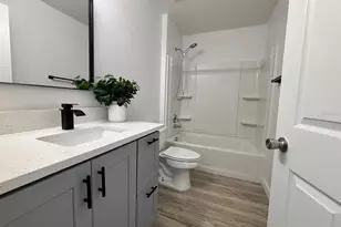 404 Manitoba Dr, Kissimmee, FL 34759 - Photo 9
