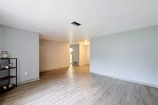 910 NE 45th St, Ocala, FL 34479 - Photo 5