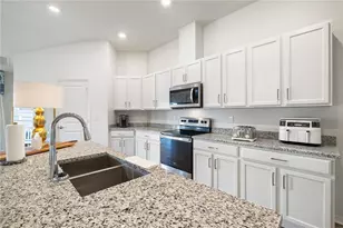 915 Overpool Ave, Davenport, FL 33896 - Photo 13