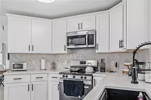 182 Pinewood Cir, Kissimmee, FL 34743 - Photo 9
