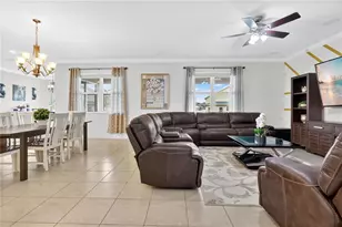 11511 Southern Creek Dr, Gibsonton, FL 33534 - Photo 5