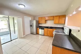 729 Hummingbird Ln, Orlando, FL 32825 - Photo 3