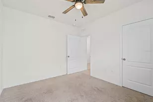 5274 Mayor Dr, Saint Cloud, FL 34771 - Photo 19