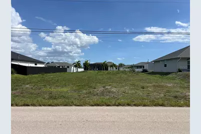 406 Jacaranda Pkwy E, Cape Coral, FL 33909 - Photo 3