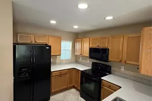 4817 Tuscan Loon Dr, Tampa, FL 33619 - Photo 9