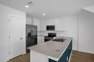 831 Lynx, Davenport, FL 33837 - Photo 5