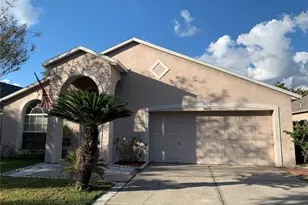 9405 Hidden Water Cir, Riverview, FL 33578 - Photo 3