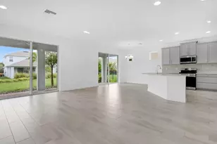 6214 Sea Amber Ln, Apollo Beach, FL 33572 - Photo 5
