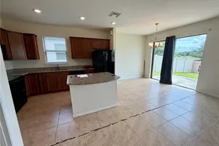 1917 Cayman Cove Cir, Saint Cloud, FL 34772 - Photo 7