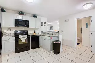 2810 Club Cortile Cir, Kissimmee, FL 34746 - Photo 5