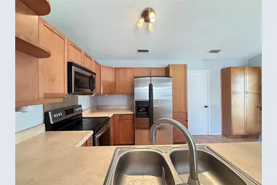 9923 Castleton Street, Orlando, FL 32817 - Photo 7