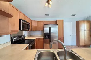 9923 Castleton St, Orlando, FL 32817 - Photo 7