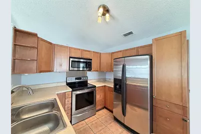 9923 Castleton Street, Orlando, FL 32817 - Photo 5