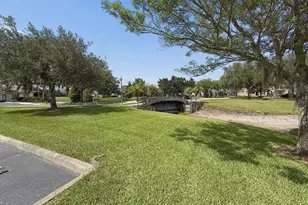 6609 Lake Pembroke Pl, Orlando, FL 32829 - Photo 45