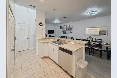 1302 S Beach Circle, Kissimmee, FL 34746 - Photo 7