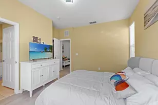 1302 S Beach Cir, Kissimmee, FL 34746 - Photo 17