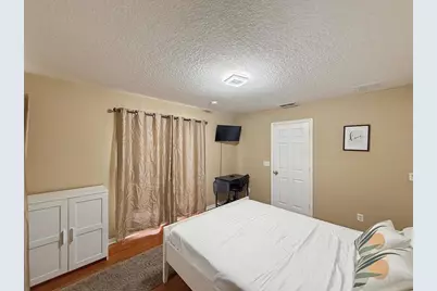 1302 S Beach Circle, Kissimmee, FL 34746 - Photo 25