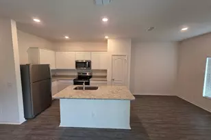 308 Bass Ct, Kissimmee, FL 34759 - Photo 3