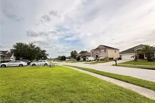 2605 Eagle Cliff Dr, Kissimmee, FL 34746 - Photo 3
