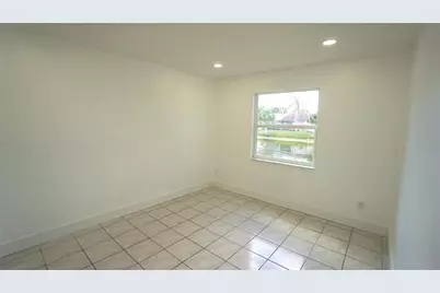 834 Angela Lane, Kissimmee, FL 34741 - Photo 9