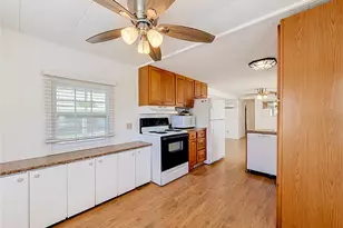 800 32nd Ave S, Saint Petersburg, FL 33705 - Photo 9
