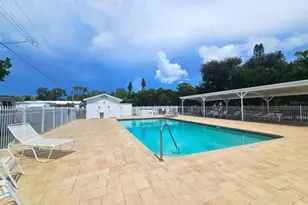 800 32nd Ave S, Saint Petersburg, FL 33705 - Photo 27