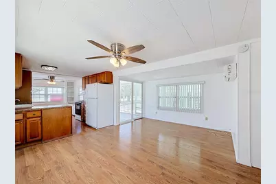 800 32nd Avenue S #727, Saint Petersburg, FL 33705 - Photo 5