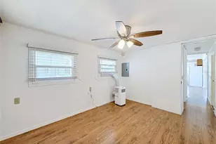 800 32nd Ave S, Saint Petersburg, FL 33705 - Photo 17