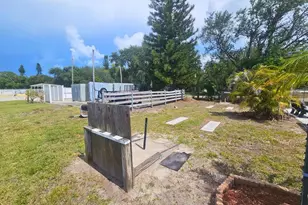 800 32nd Ave S, Saint Petersburg, FL 33705 - Photo 31