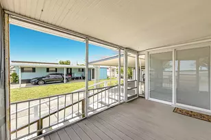 800 32nd Ave S, Saint Petersburg, FL 33705 - Photo 23