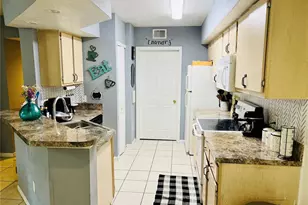 737 Crest Pines Dr, Orlando, FL 32828 - Photo 3