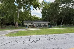 220 NW 28th St, Ocala, FL 34475 - Photo 1