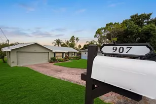 907 Valentina Dr, Dundee, FL 33838 - Photo 1