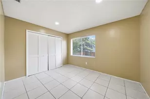 2248 Greenview Cir, Orlando, FL 32808 - Photo 9