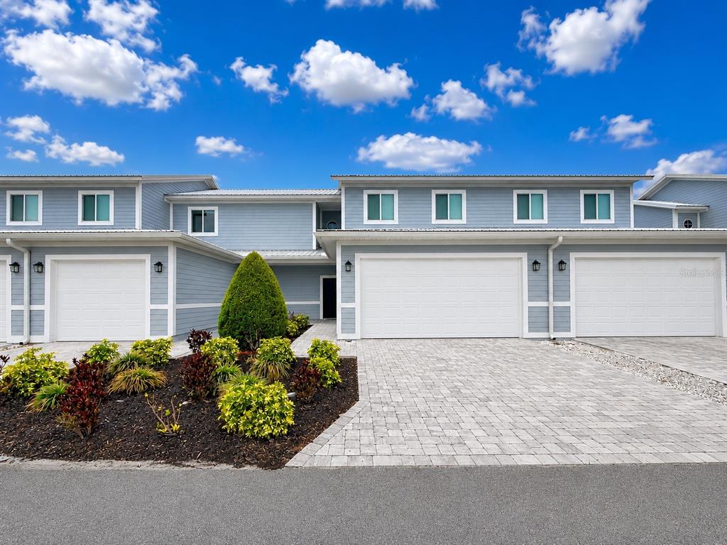 2608 Tanoak Ter - 2608 Tanoak Ter, Winter Haven, FL 33881 Luxury Property | Jose Angel Pina