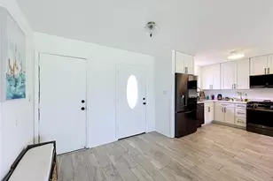 5501 Memorial Dr, Orlando, FL 32821 - Photo 11