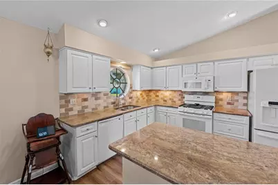 6323 Silver Lakes Drive E, Lakeland, FL 33810 - Photo 9