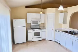 961 Derbyshire Dr, Kissimmee, FL 34758 - Photo 5