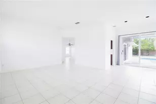 2782 Picadilly Cir, Kissimmee, FL 34747 - Photo 3